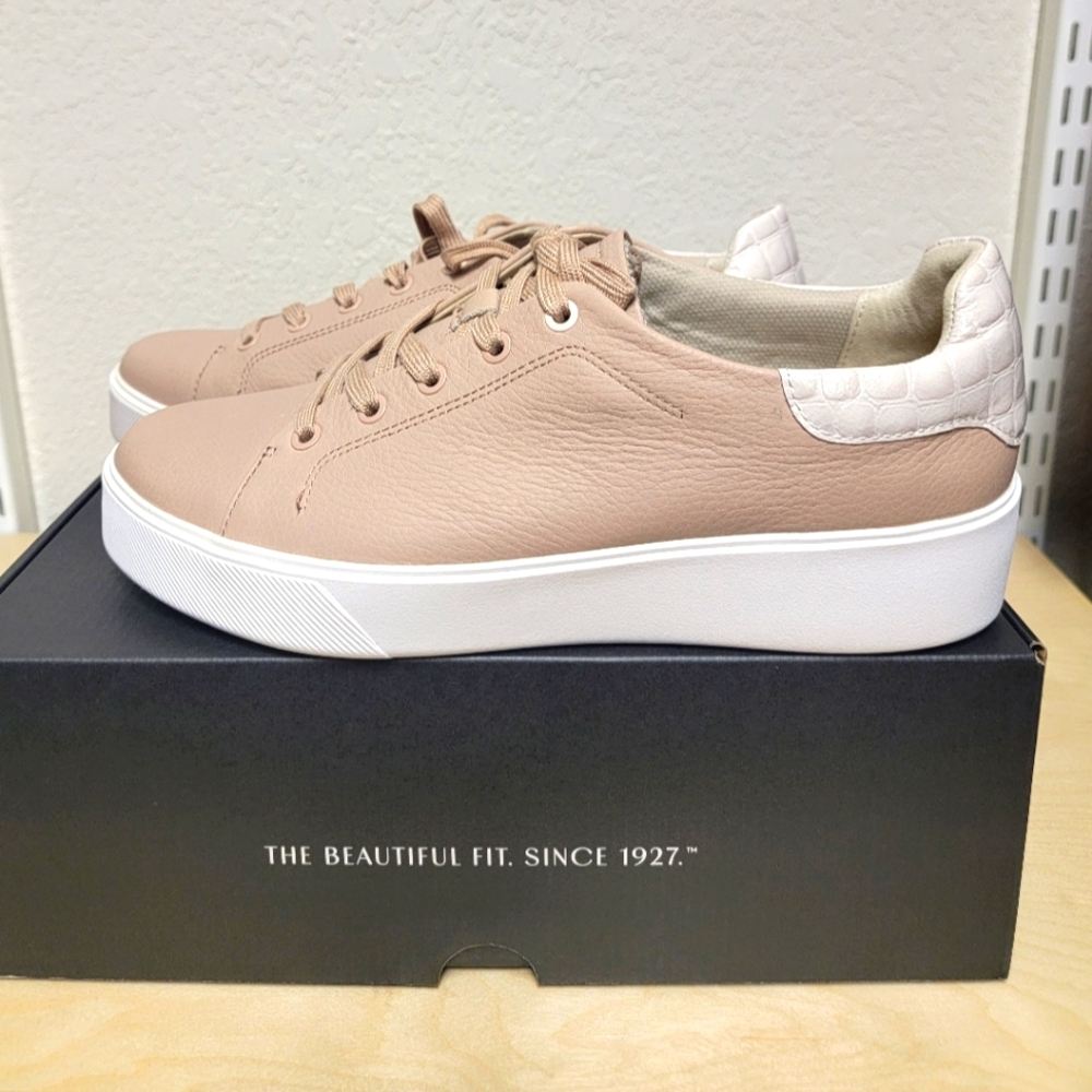 Naturalizer Sneakers, Size 10W